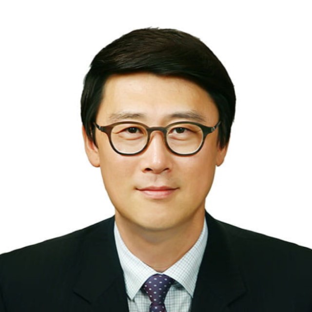 Ryan Lee