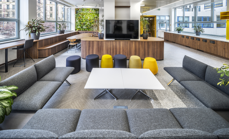 Kantar CZ - building a functional and personalized workspace
