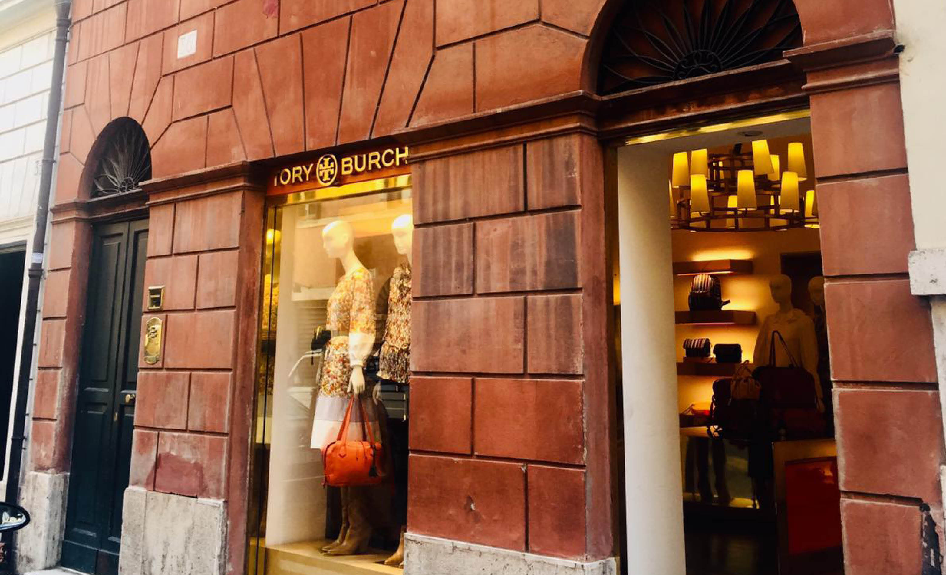 Cushman & Wakefield successfully finalizes the sale of a prime asset in the heart of Rome