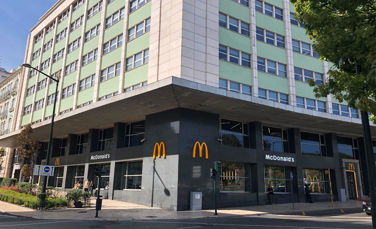 McDonald's® Abre Um Dos Maiores Restaurantes Do País E Da Europa