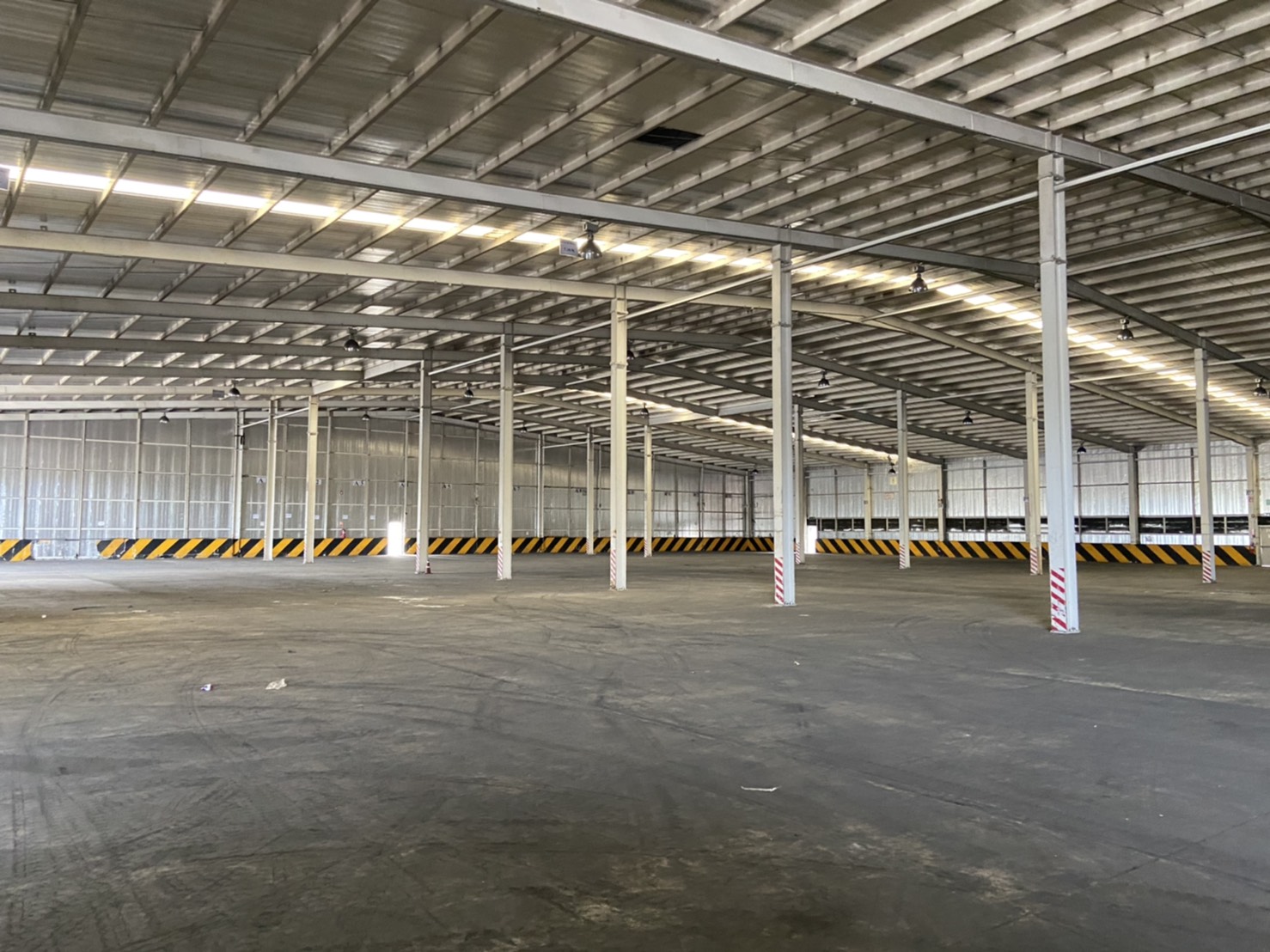 Factory and Warehouse 5,040 sq.m for Lease in Laemchabang Industrial Estate