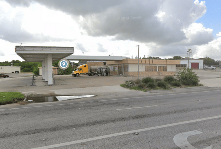 101 South Sunset Strip - Kenedy, TX