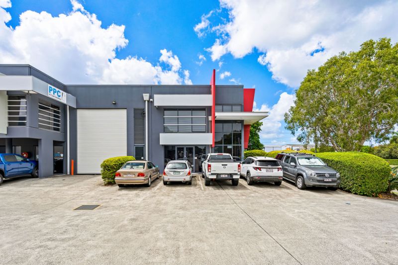 CORPORATE OFFICE/SHOWROOM FACILITY