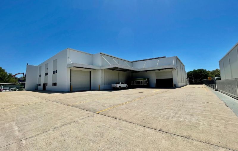 EXCEPTIONAL 2,350SQM FREESTANDING FACILITY