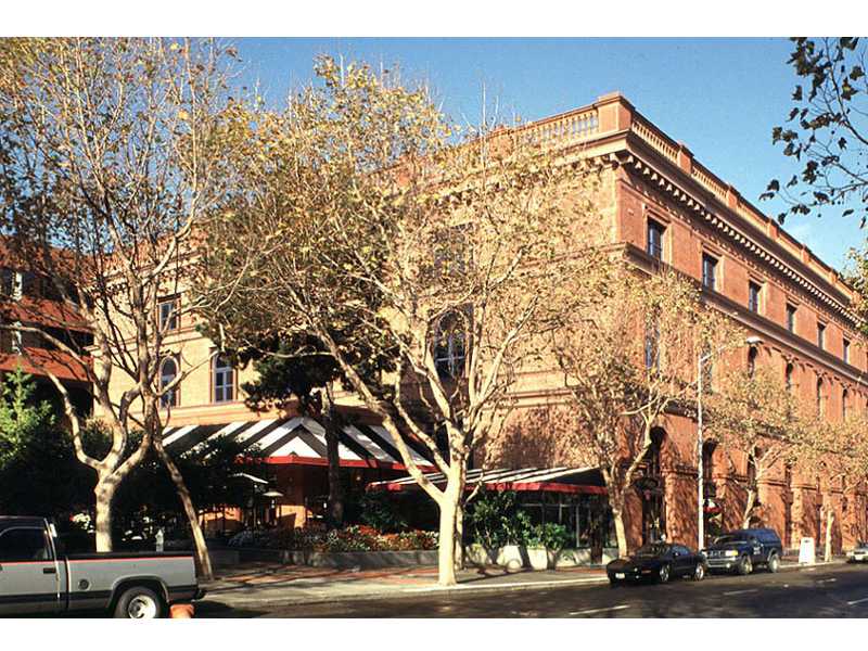 Levi's Plaza - Stern Building