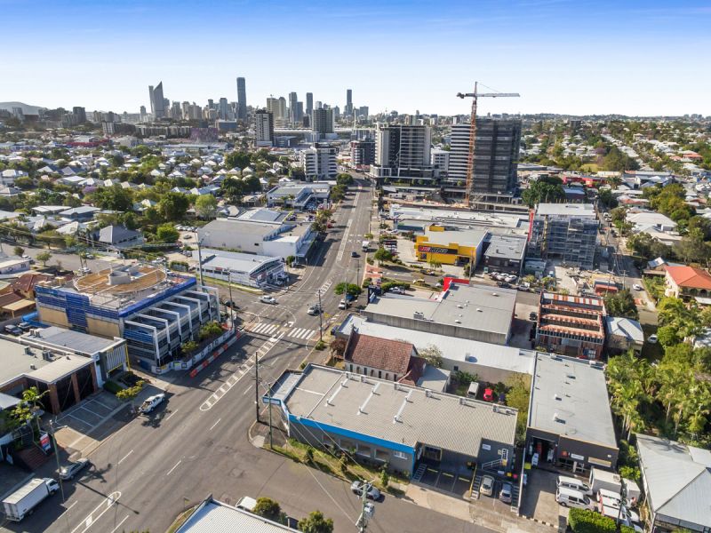 378sqm of ground floor retail/showroom/office space in the bustling Woolloongabba area.