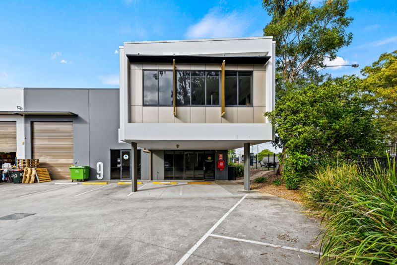 HIGH QUALITY TWO STORY CORPORATE OFFICE