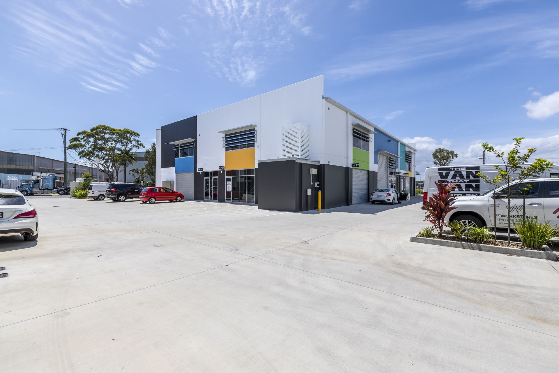 FITTED-OUT OFFICE & STORAGE IN PRIME EAGLE FARM LOCATION