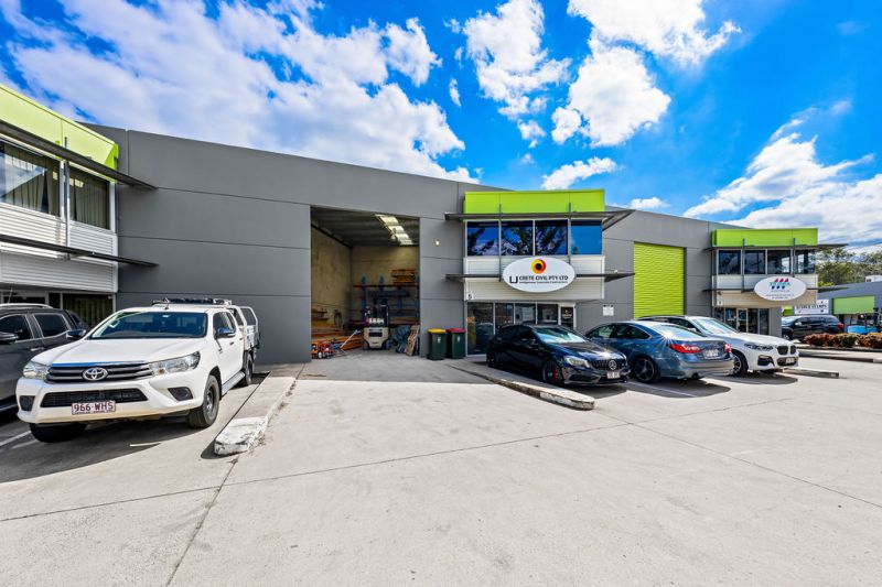 196sqm - MAIN ROAD FRONTAGE