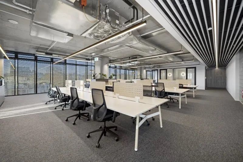 Fully fitted whole floor ready to occupy!