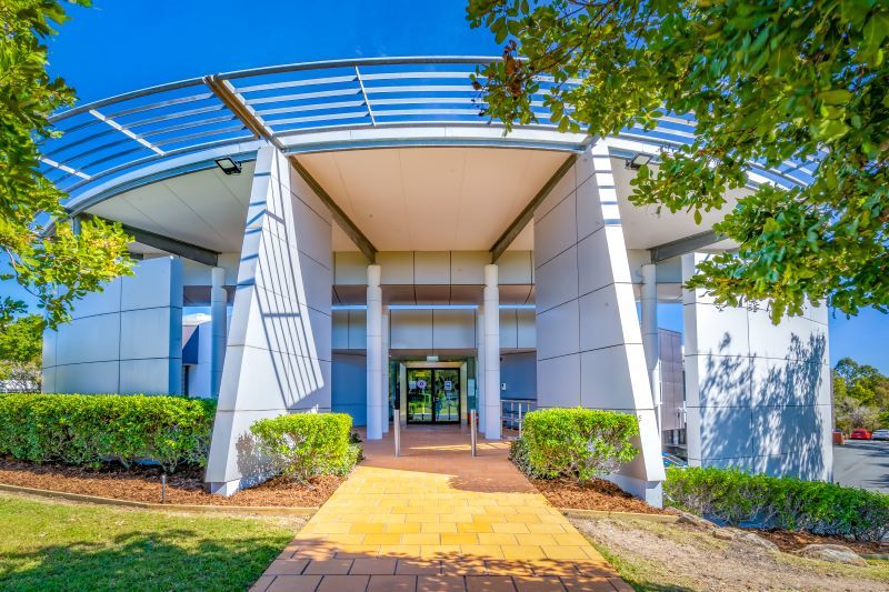 Metroplex Freestanding Office