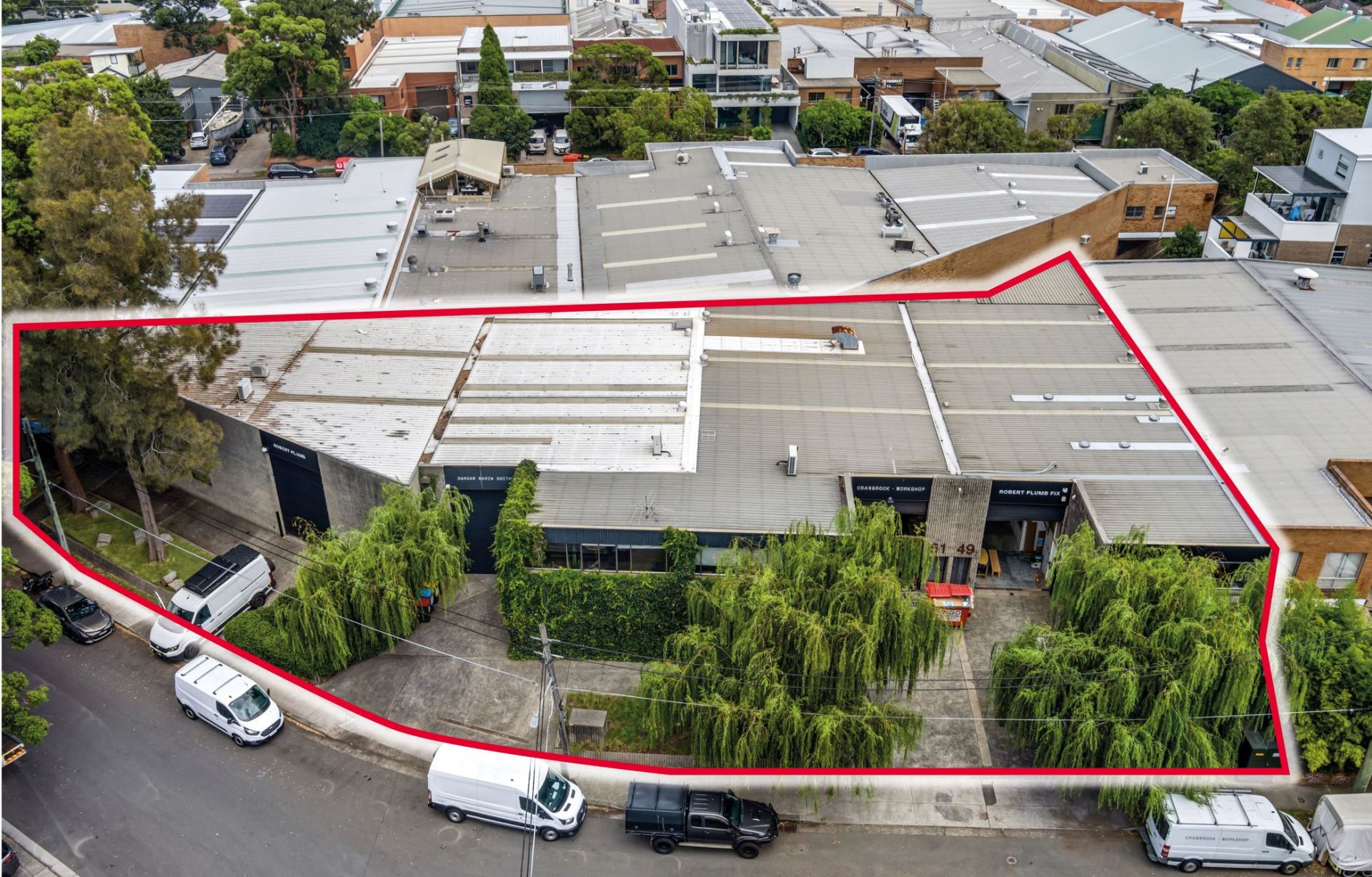 Four Outstanding Warehouse Units to be Sold in One Line