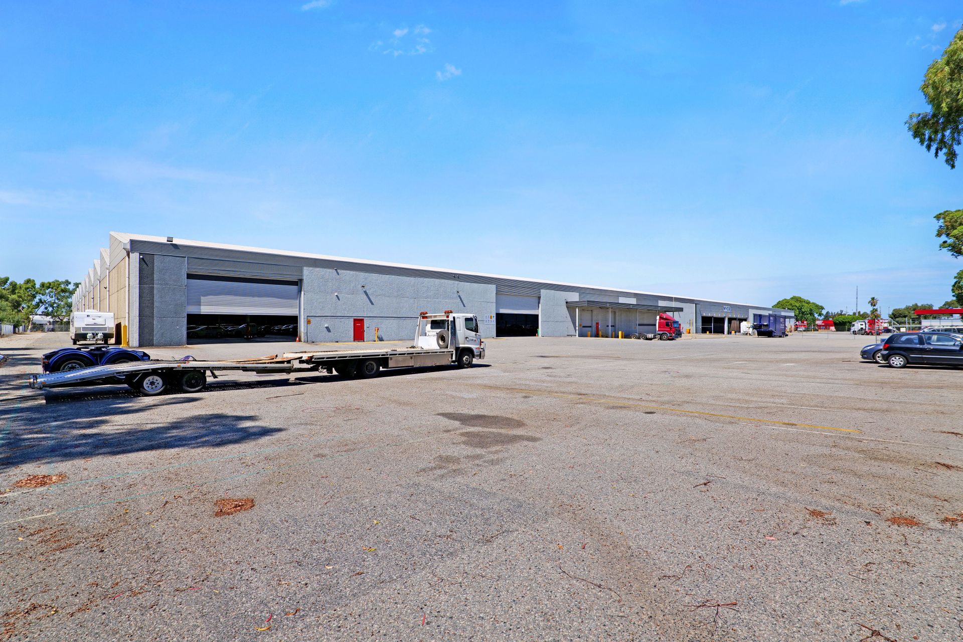 HIGHLY COMPETITIVE WAREHOUSE NEXT TO KEWDALE FREIGHT TERMINAL
