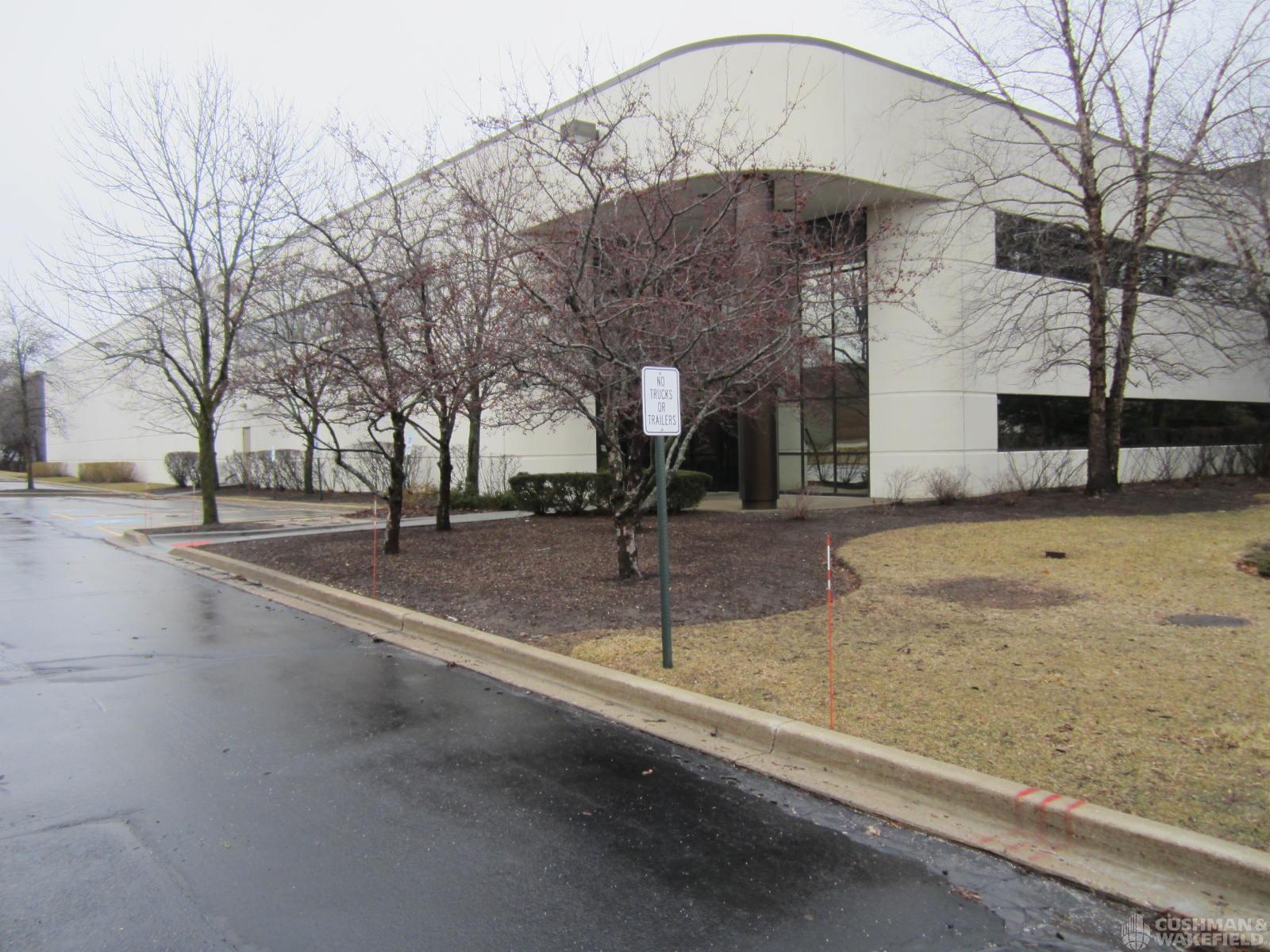 880 Corporate Woods Parkway