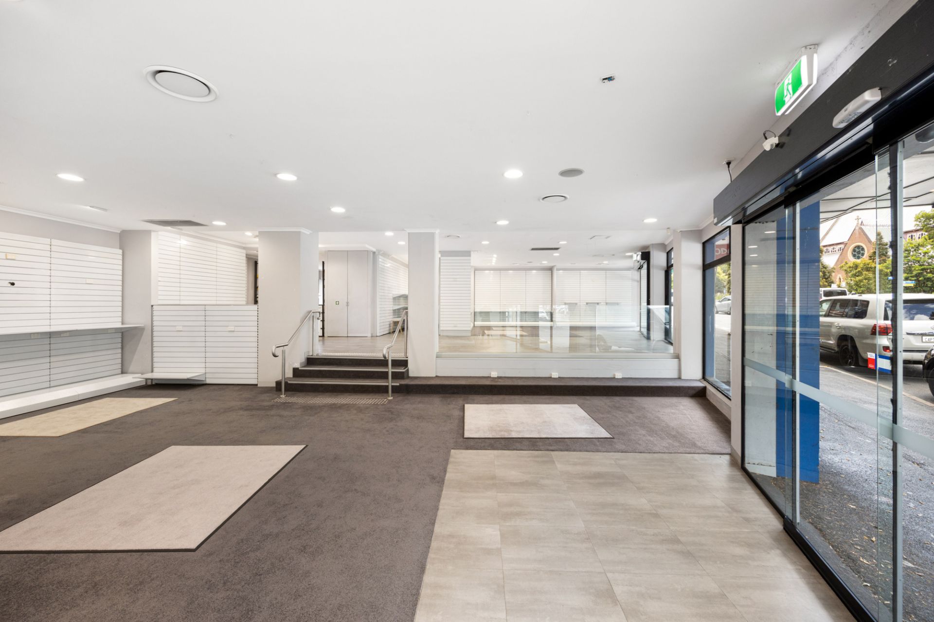 Rare Freestanding Showroom/Warehouse