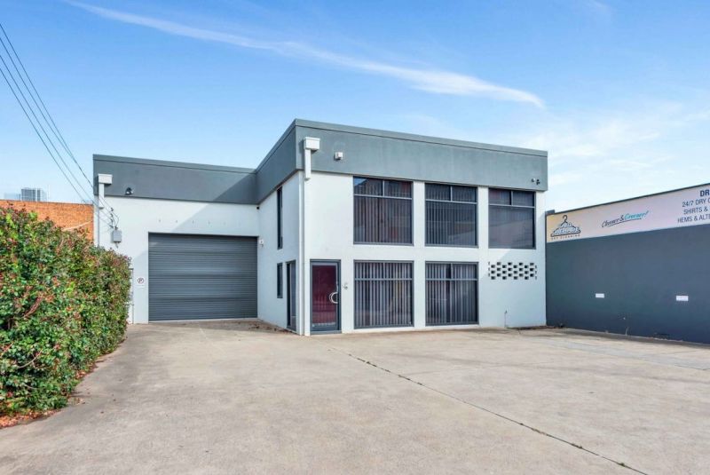 Rare City Fringe Showroom Office Warehouse