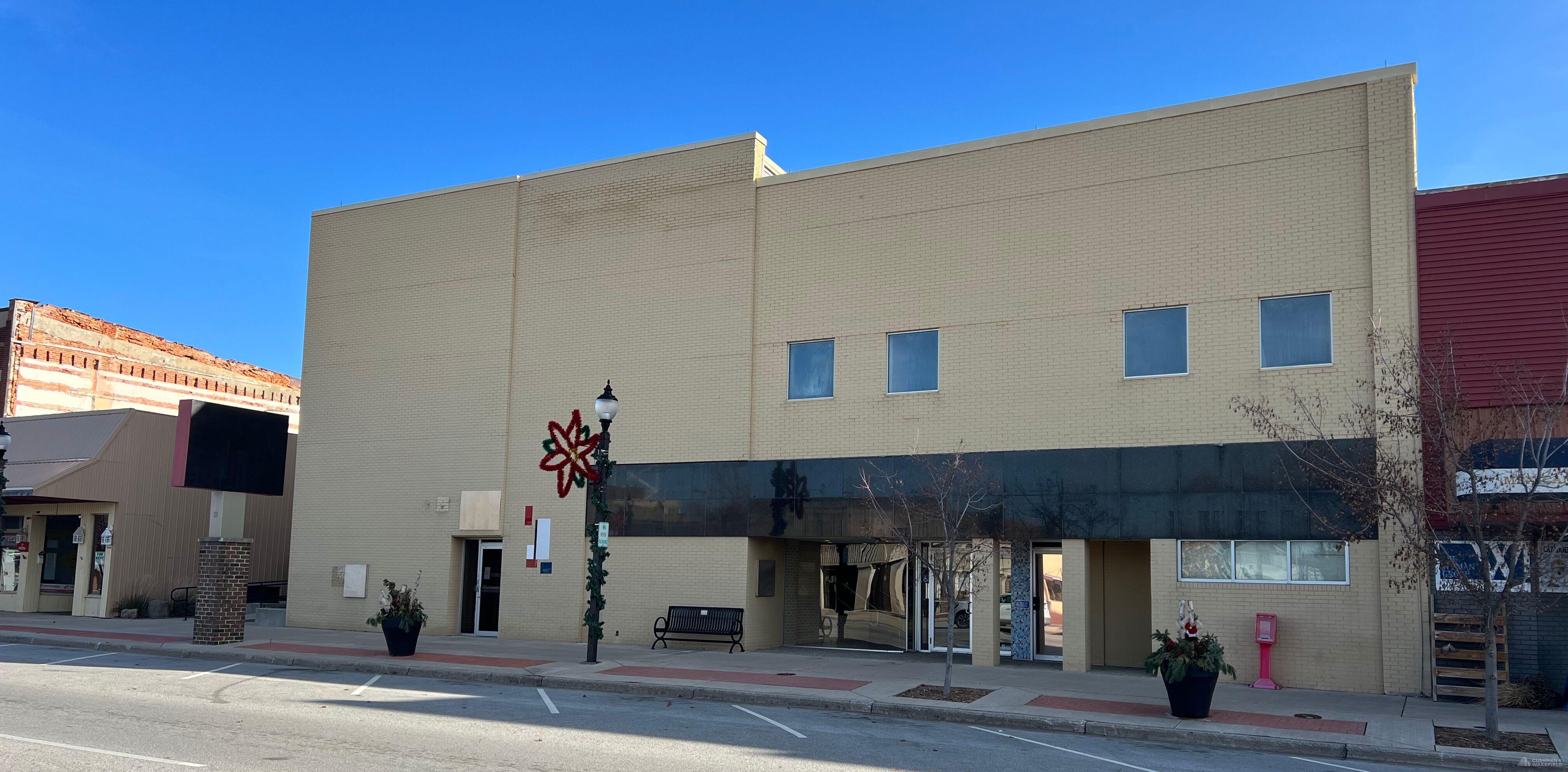 119 N Main St
