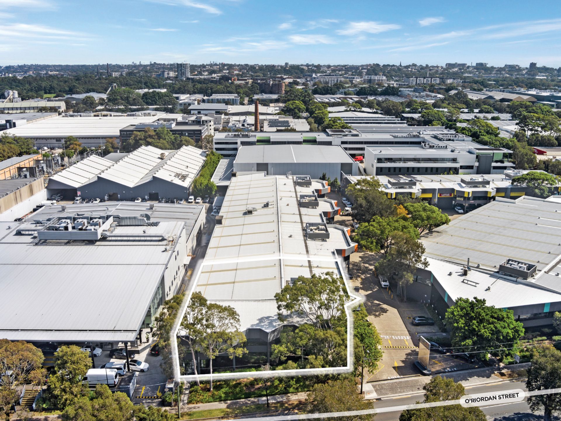 High-tech Alexandria industrial warehouse and showroom