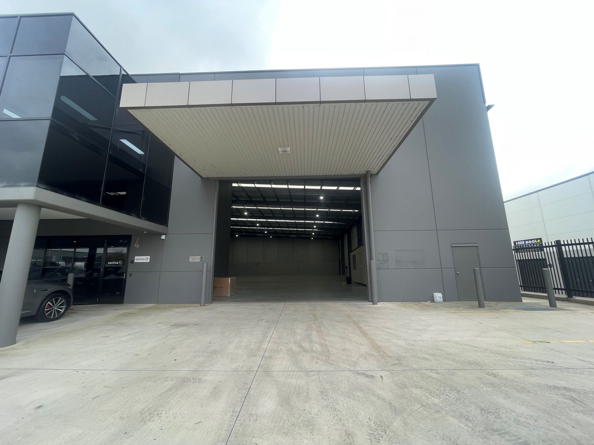 Warehouse Space Available For Lease in Prime Location