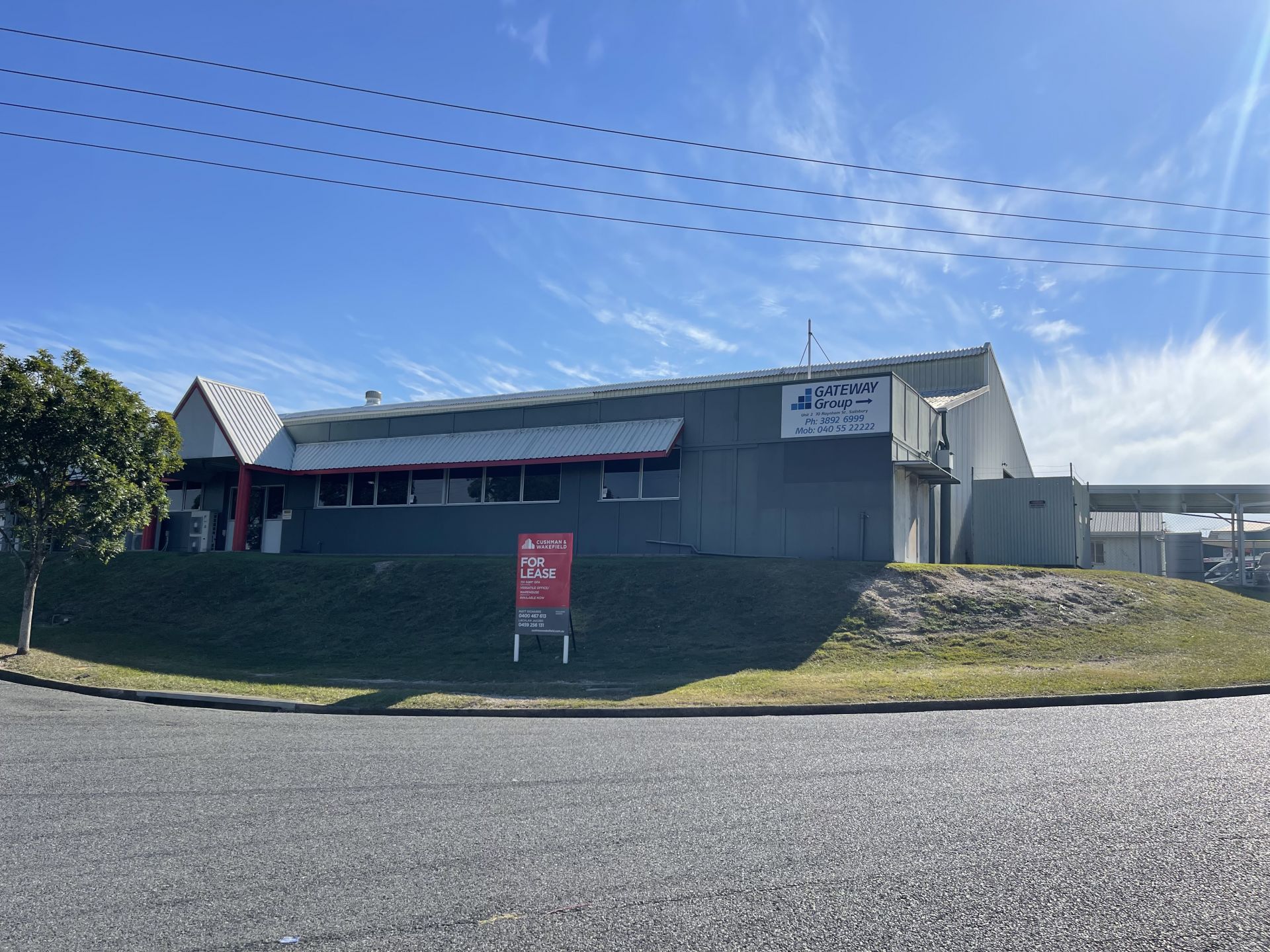 VERSATILE OFFICE/WAREHOUSE WITHIN FRINGE LOCATION