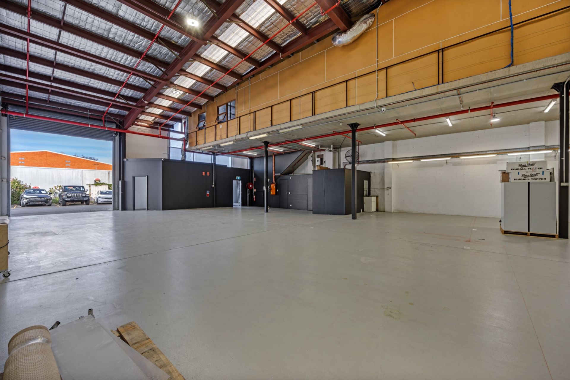 High Clearance Warehouse with Automotive DA & 24-Hour Trading!