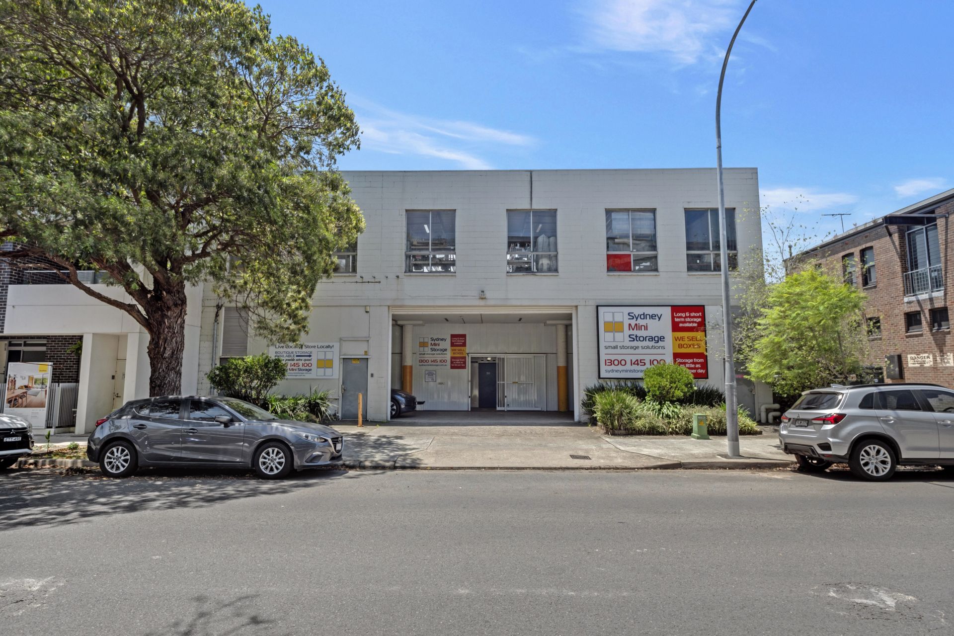 Functional Warehouse/Showroom in Prime City Fringe Location
