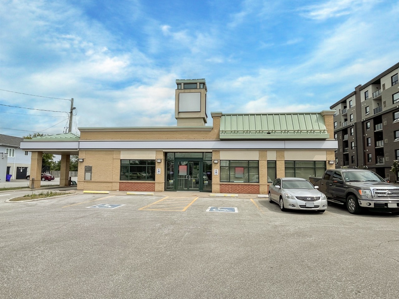 11846 Tecumseh Road East, Entire
