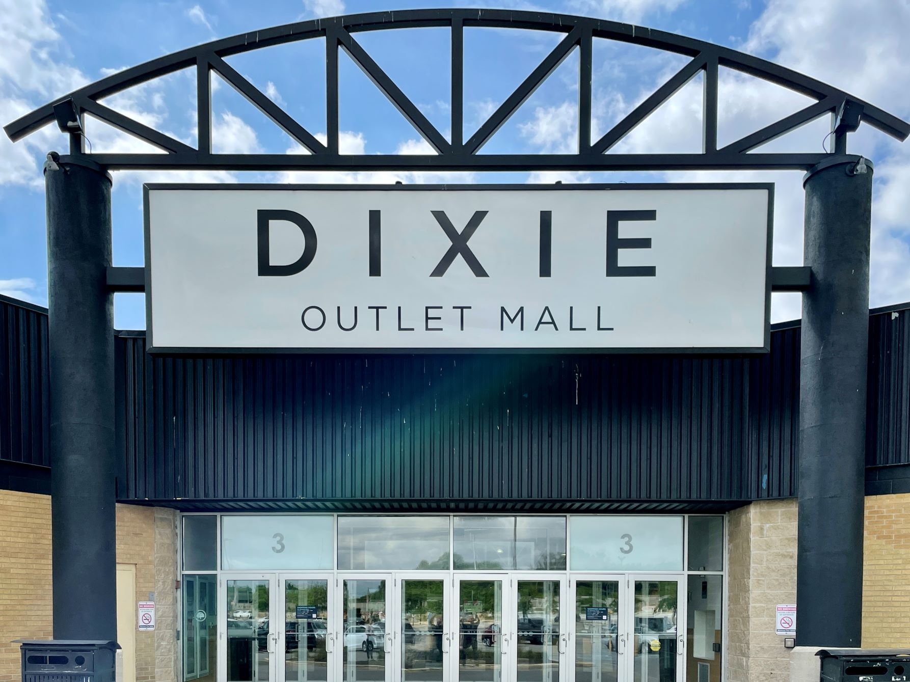 Dixie Outlet Mall