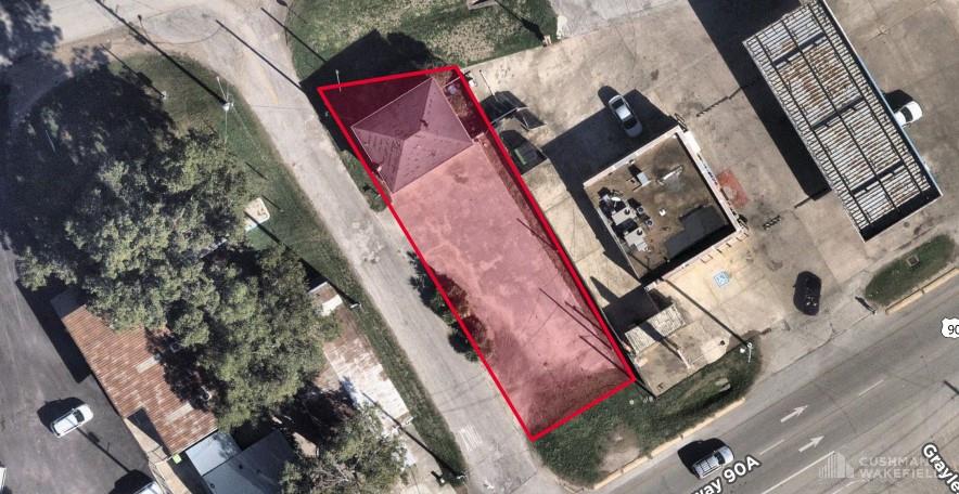 5,829 SF Lot With Building For Sale