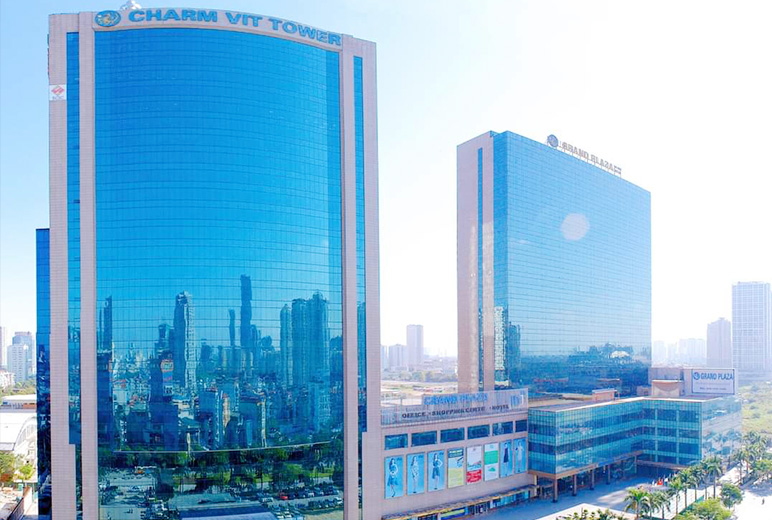 Large office for lease, Charmvit Tower