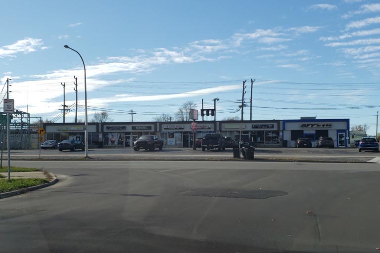 Strip Plaza
