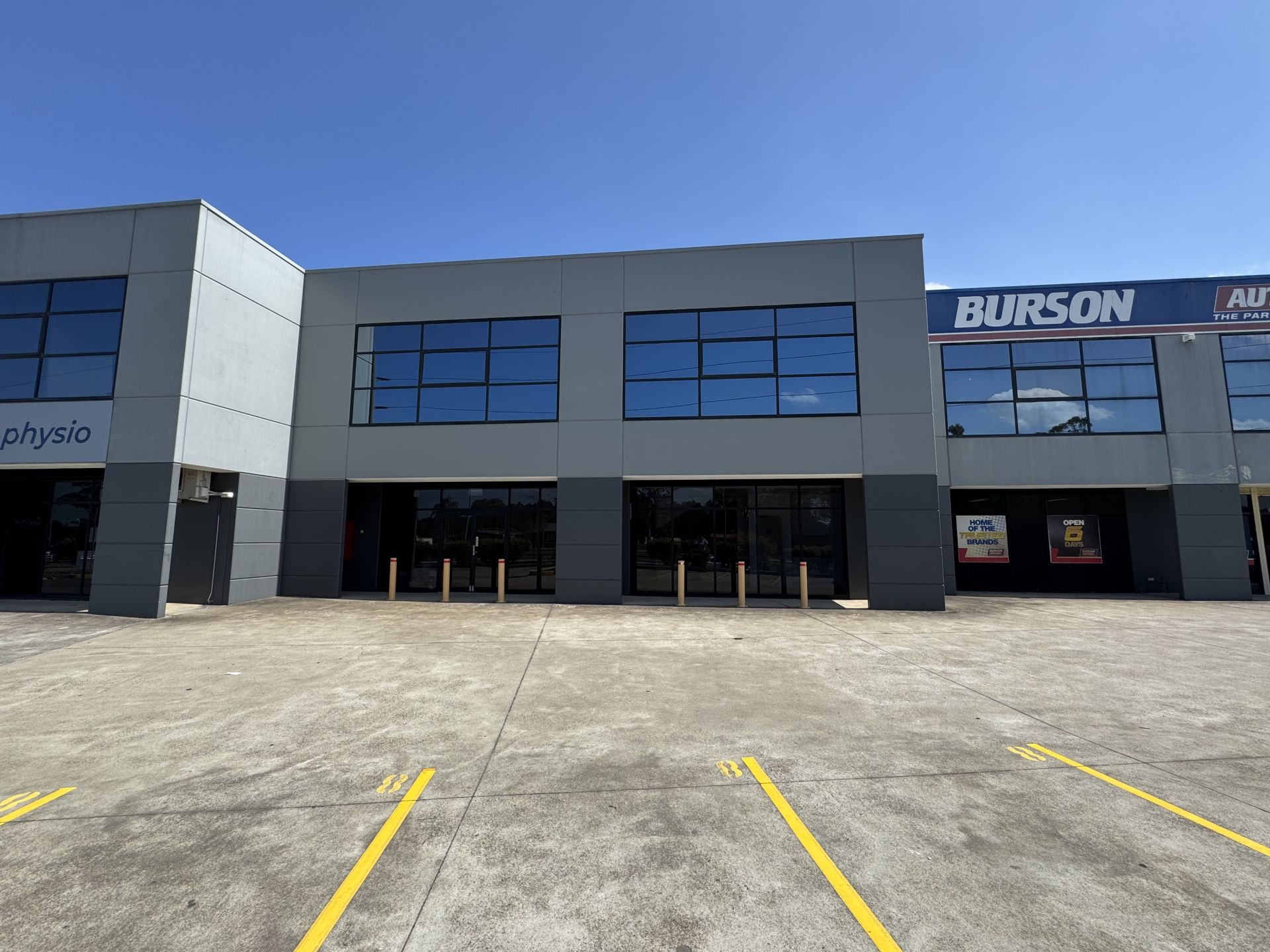 Industrial Unit with High Exposure