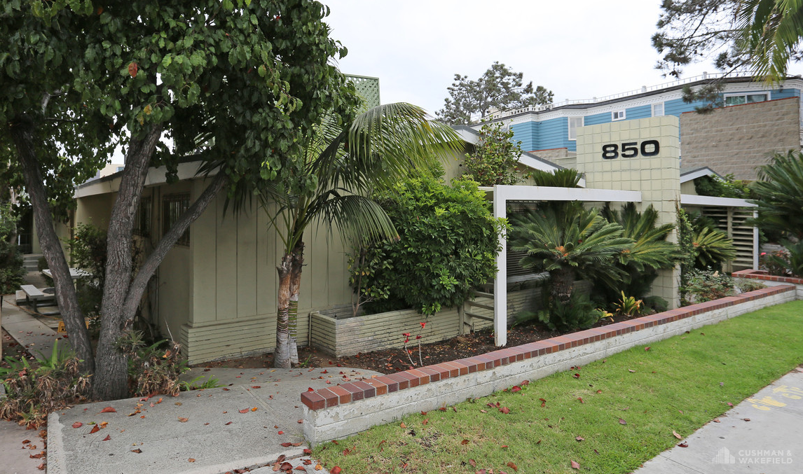 850 Prospect St.
