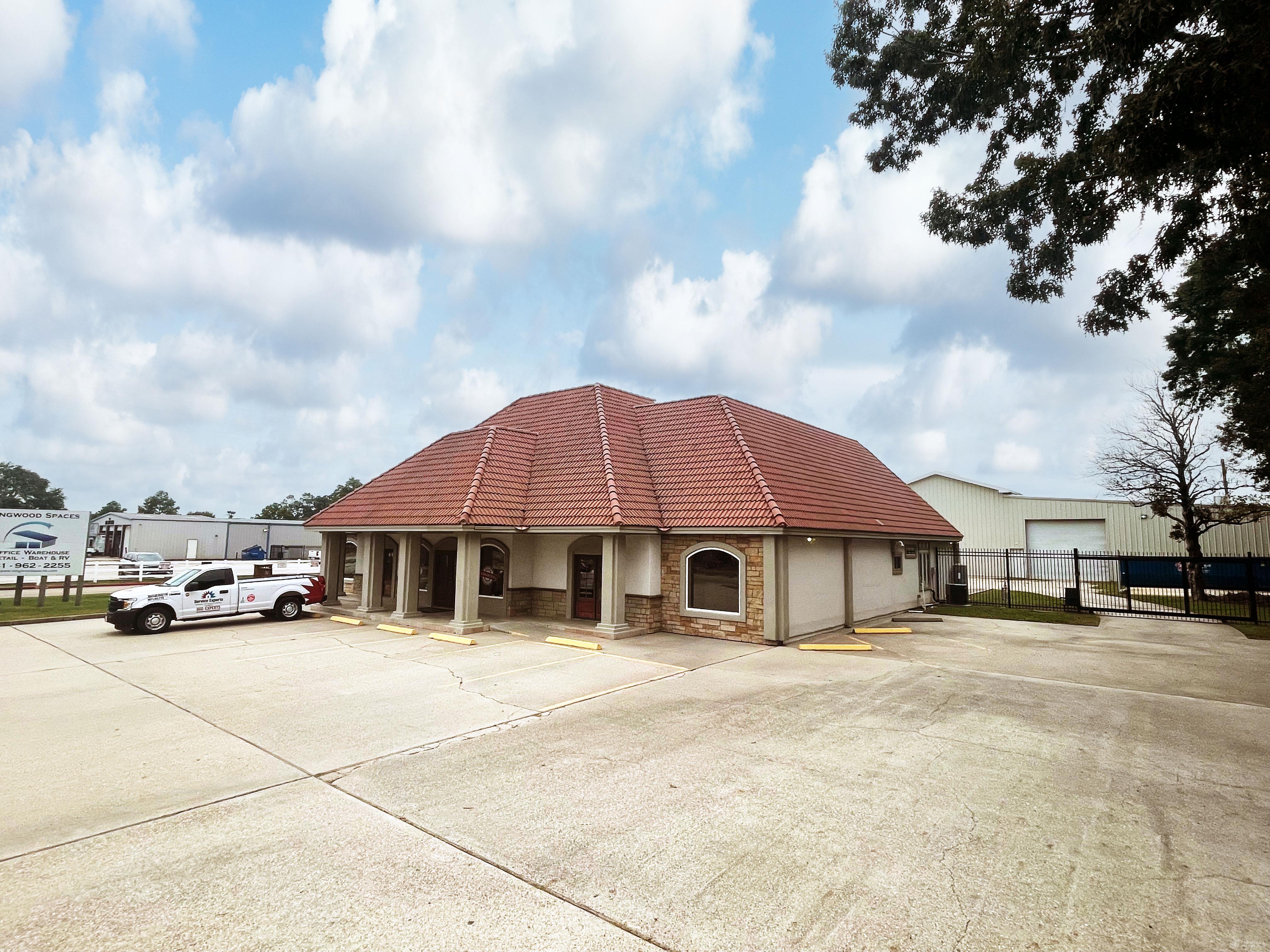16,986 SF Flex For Sublease