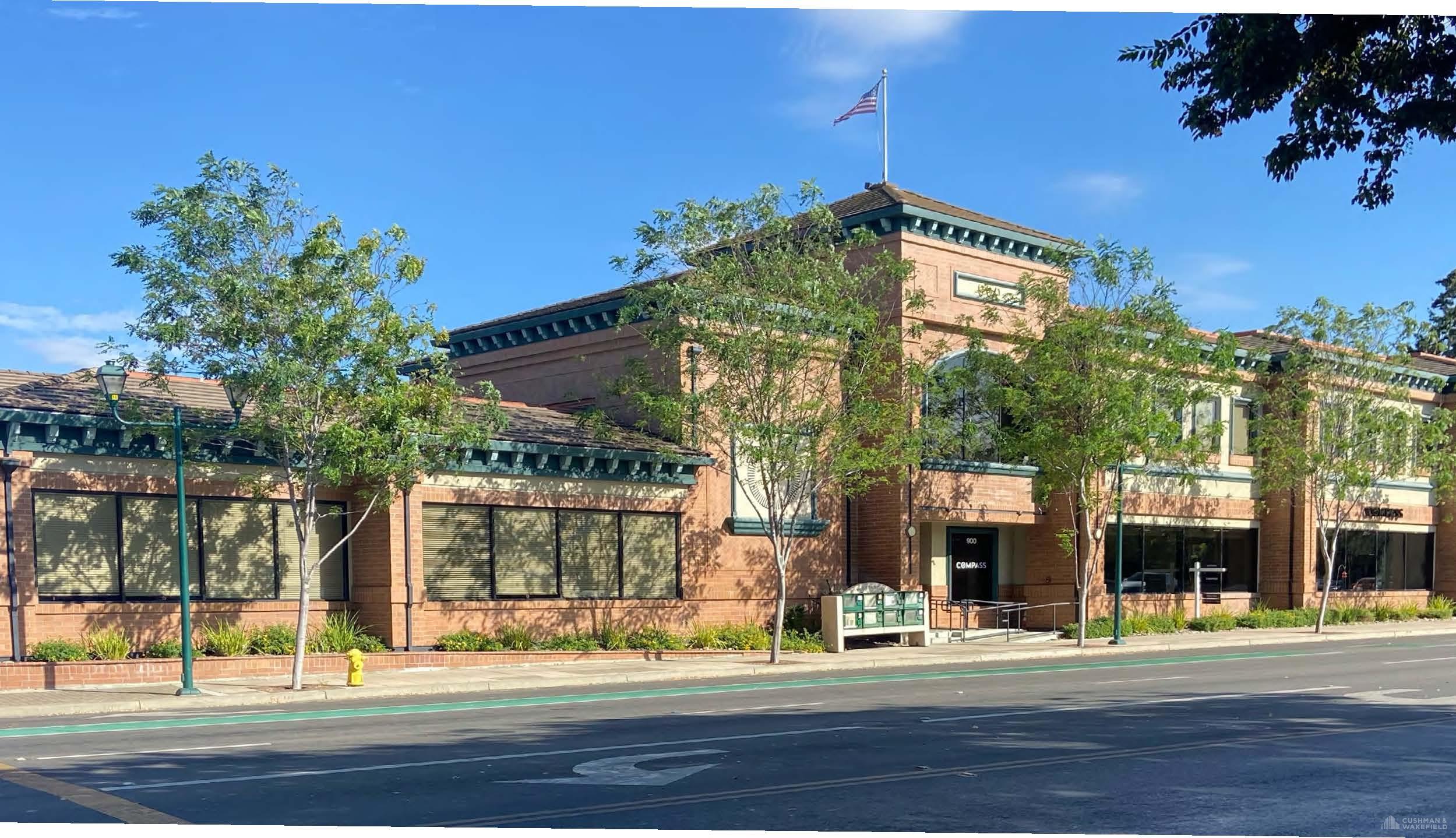 900 Main Street