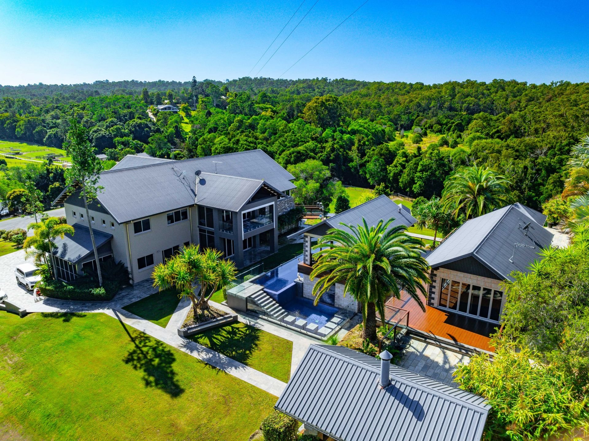 International equine facility, with DA approval for a 12-lot acreage estate