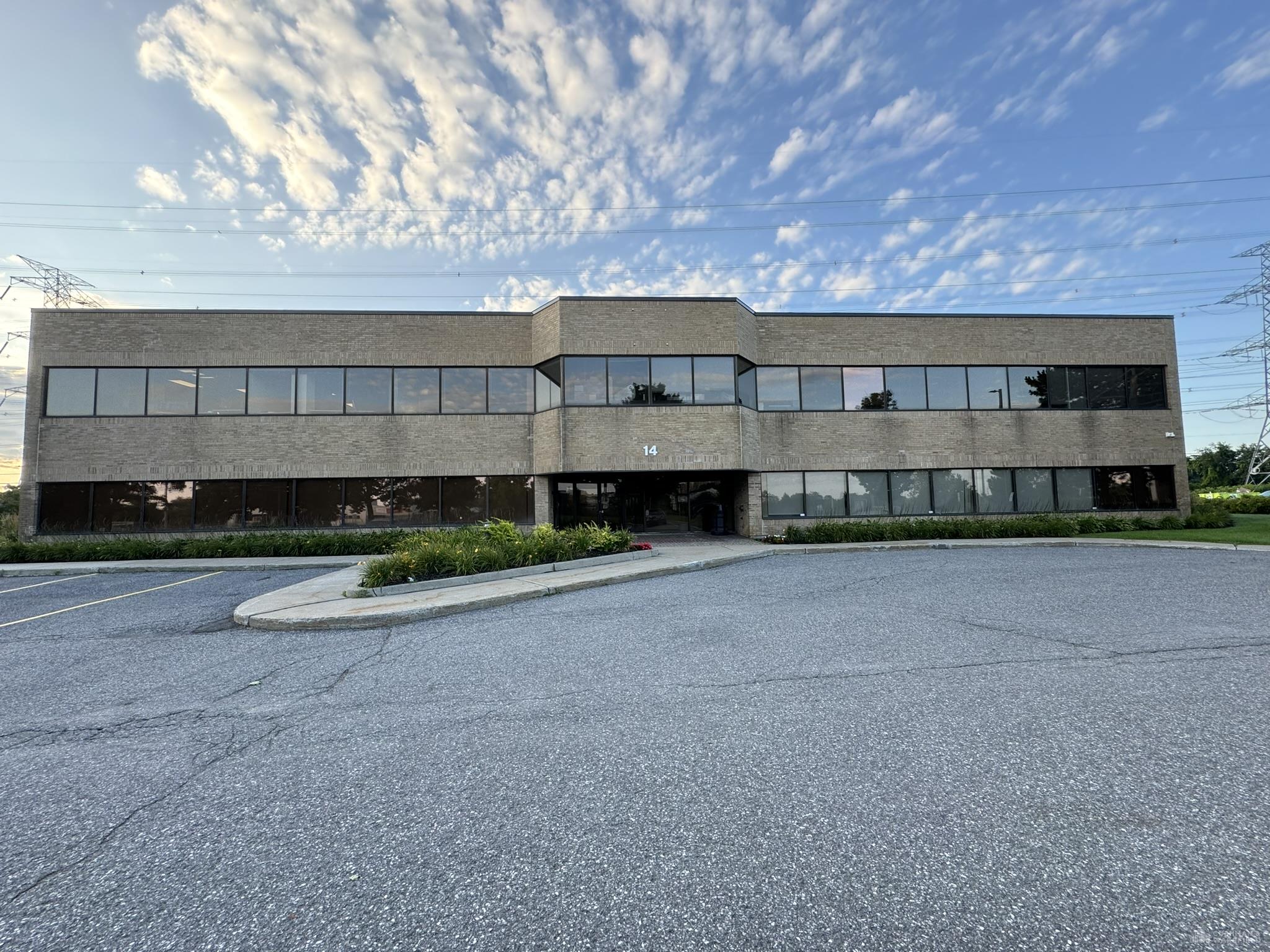 14 Colonnade Road