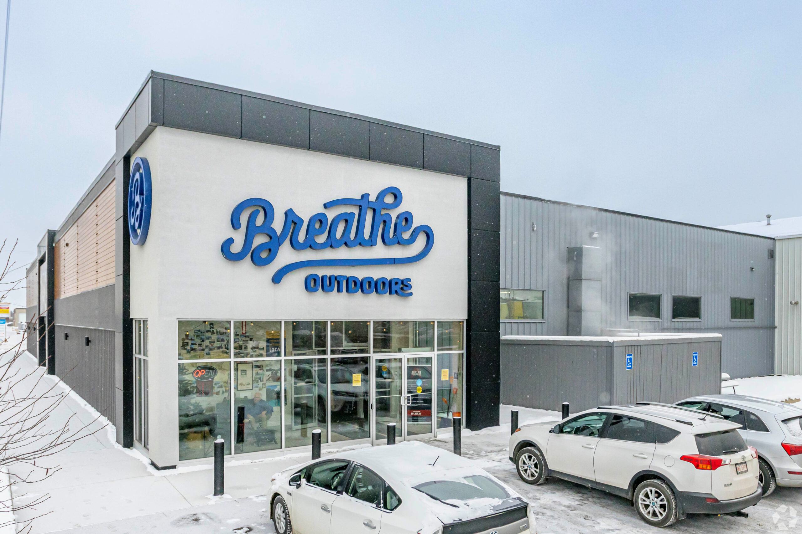 High-Traffic Retail & Flex Space For Lease – 170 St & 110 Ave