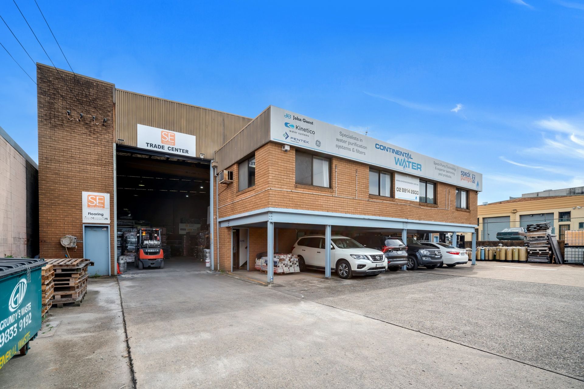 RARE INDUSTRIAL UNIT FEATURING 5T GANTRY CRANE & GENEROUS POWER SUPPPLY