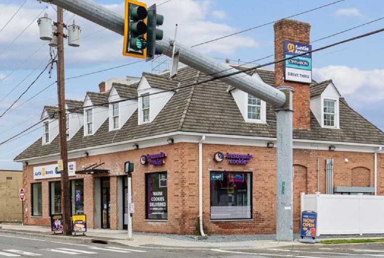 Insomnia Cookies & Auntie Anne's - 730 Fulton Ave, Hempstead