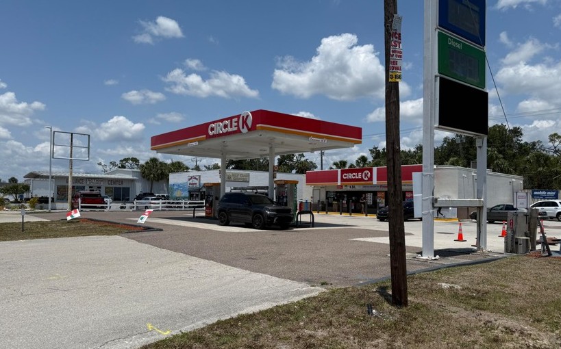 2646 Tamiami Trl
