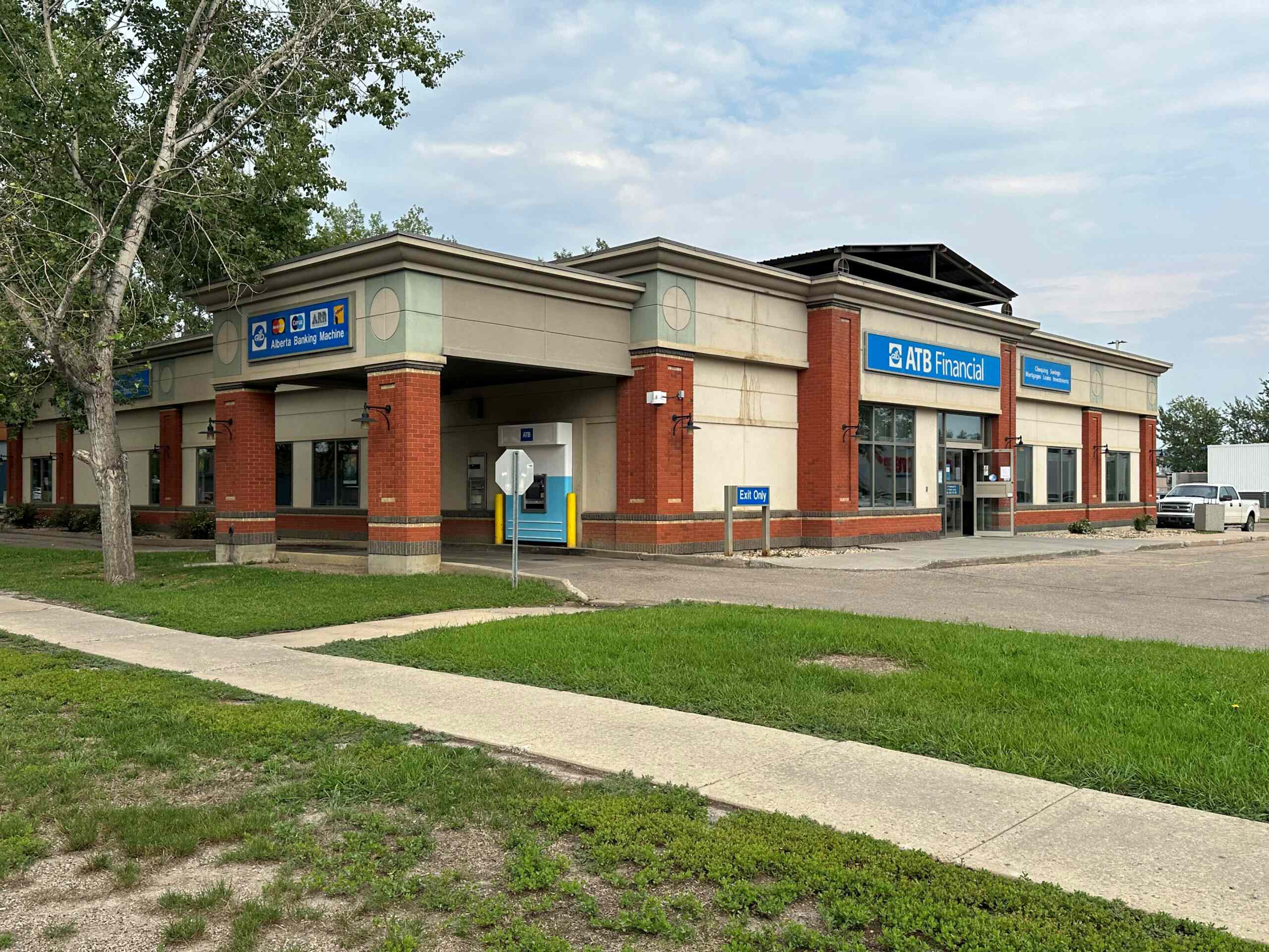 Fully-Fixtured Retail Building + Drive-Thru – Fort McMurray