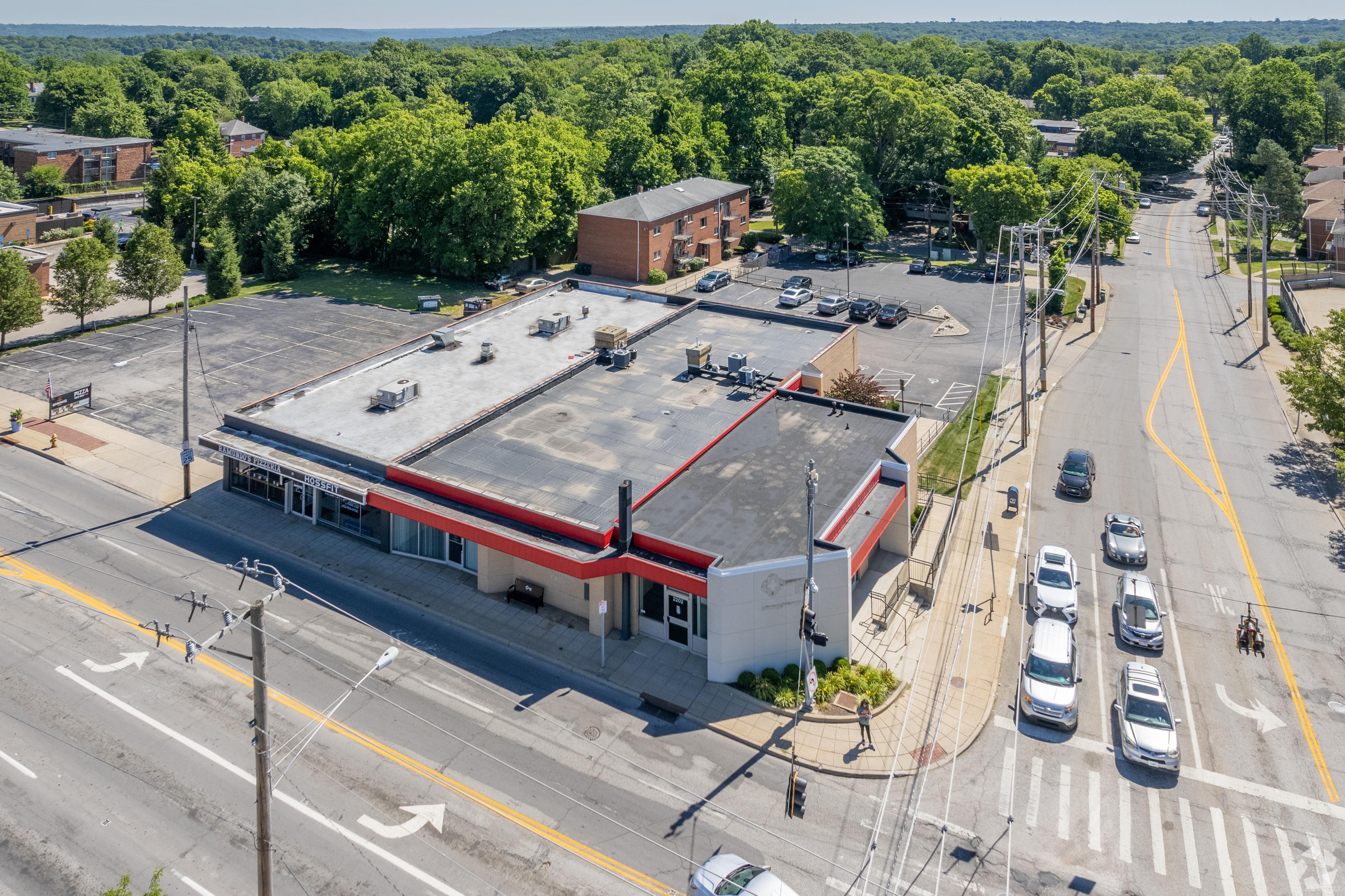 2206 Beechmont Ave