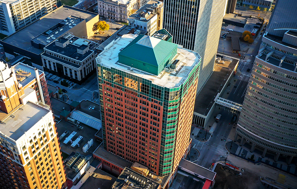Hub Tower | Office For Lease | 699 Walnut St, Des Moines, IA
