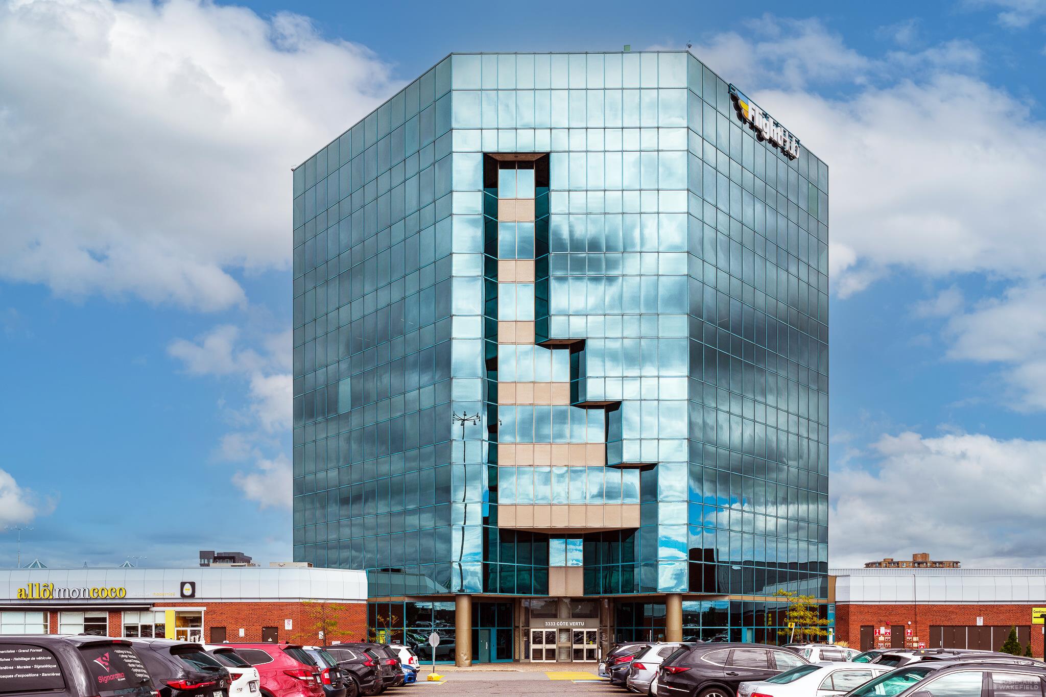 3333 boulevard Côte-Vertu Ouest