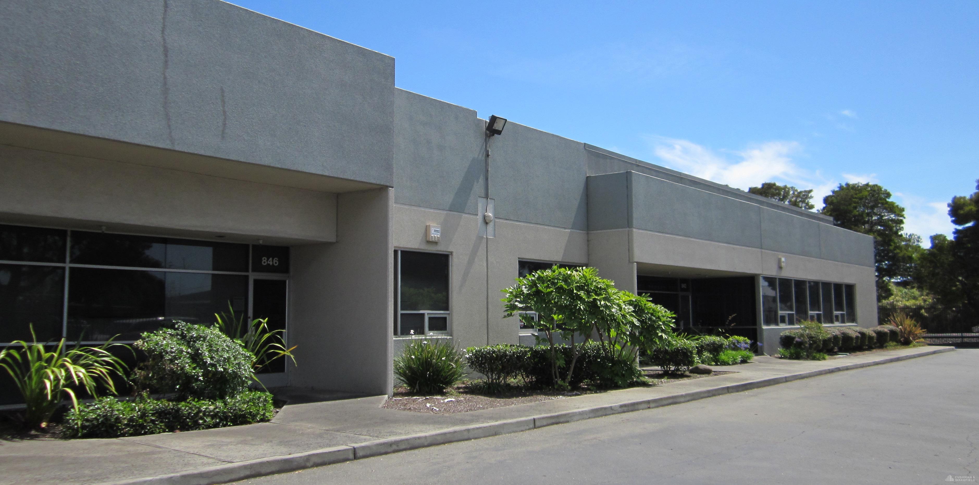 Coliseum Business Center