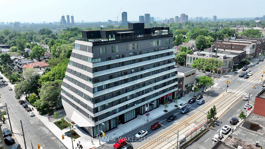 861 St Clair Avenue West