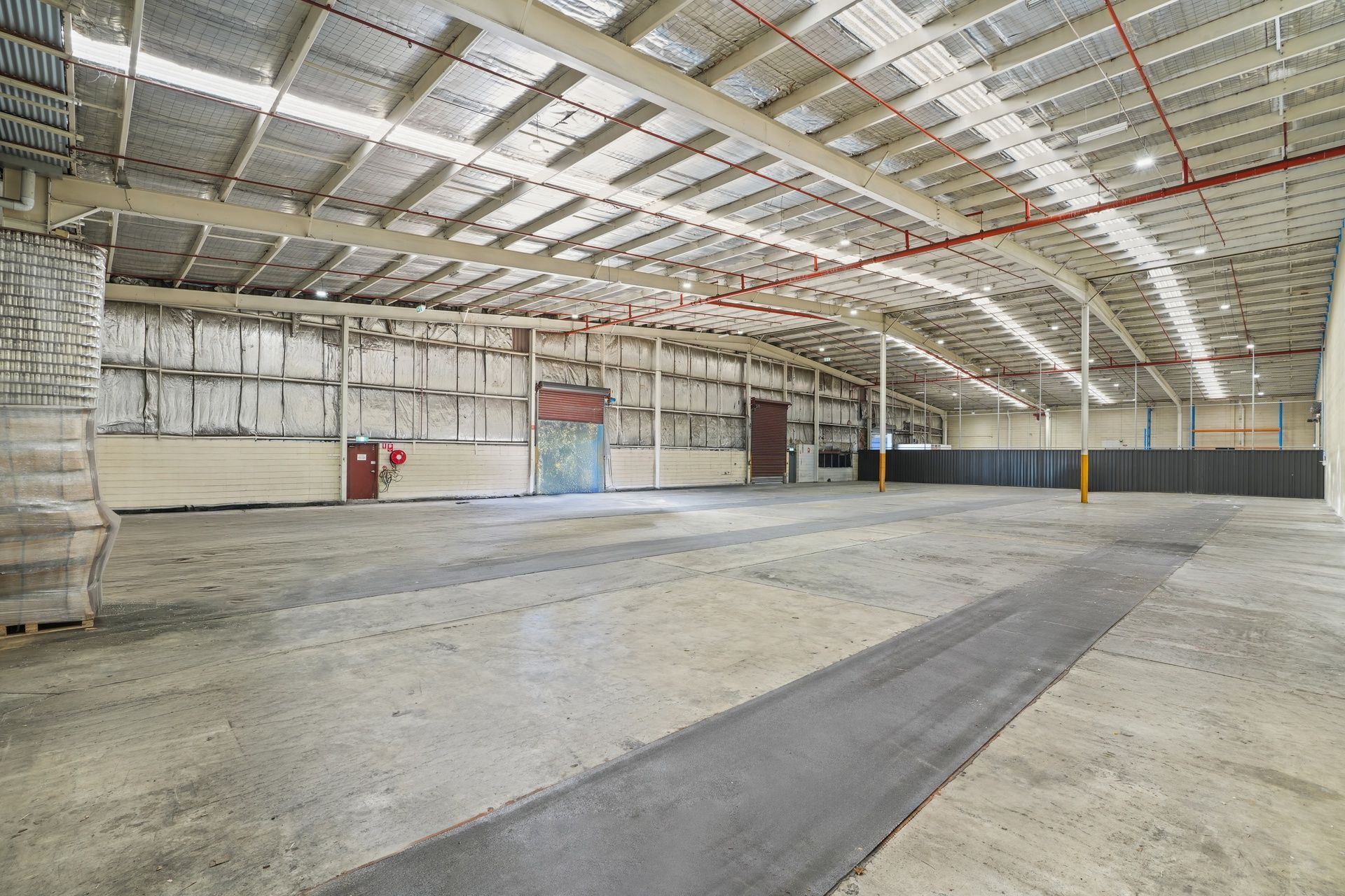 High-Clearance Overflow Space with Expansive Hardstand