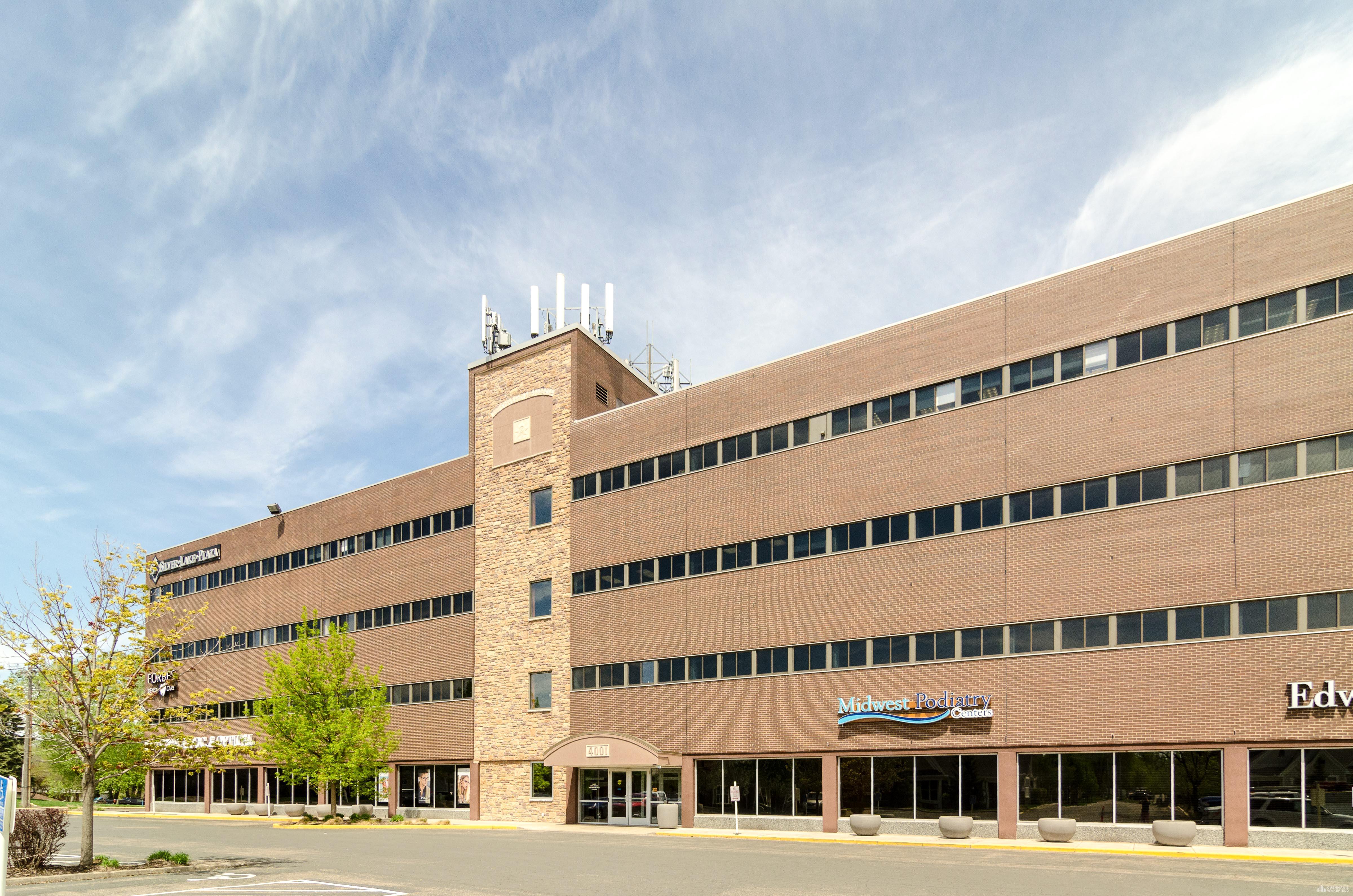 Silver Lake Plaza