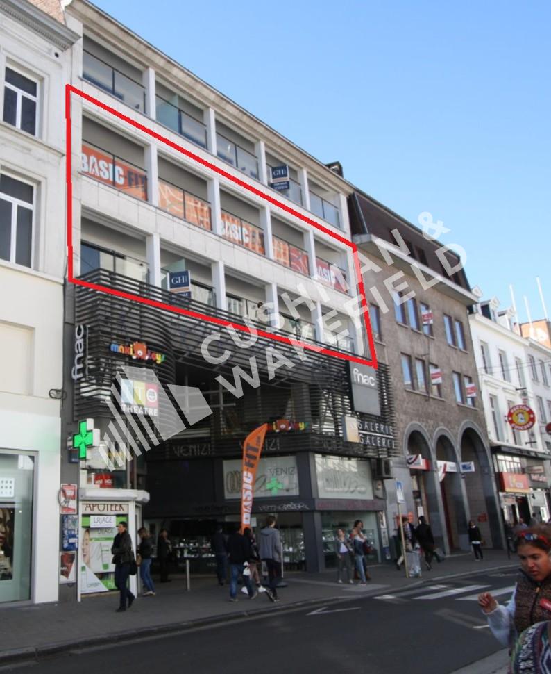 CHAUSSÉE D'IXELLES 33 - 35